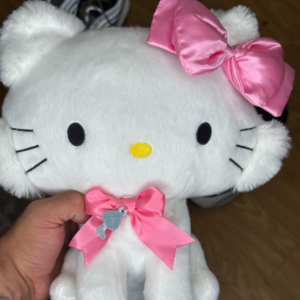 Hello kitty charm plush